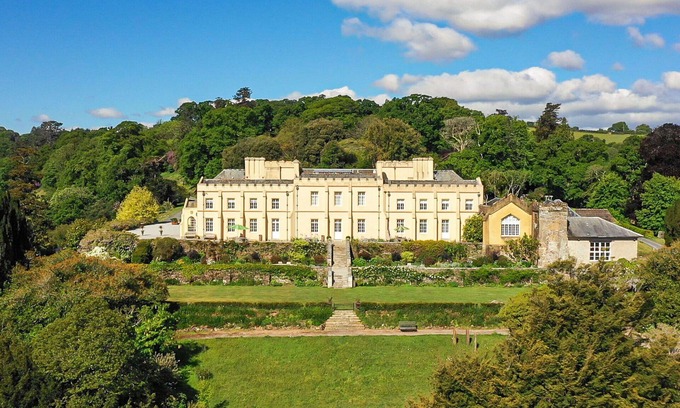 Saltash Casa | Maravillosa casa de vacaciones para 19 personas con WIFI, piscina, TV, terraza y mascotas permitida