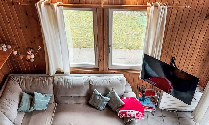 Bremke Casa | Estupenda casa de vacaciones para 4 personas con WIFI, A/C, TV, terraza y mascotas permitida