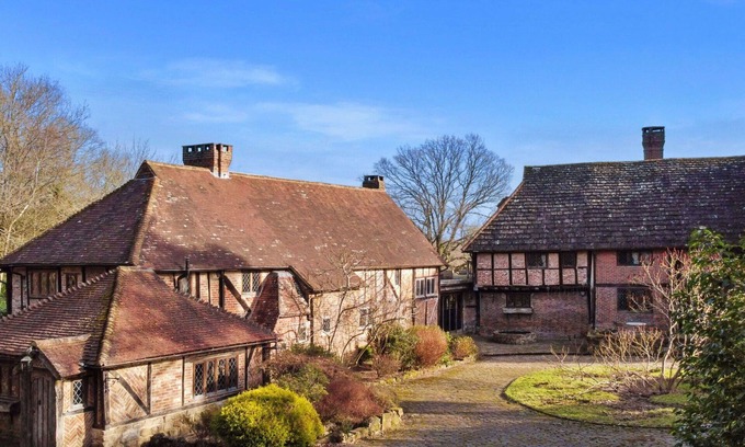 Crawley Down Casa | Estupenda casa de vacaciones para 6 personas con bañera de hidromasaje, WIFI y TV