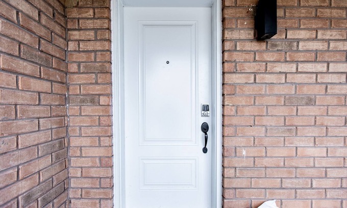 Vaughan Casa | Wonderland View In Heart Of City