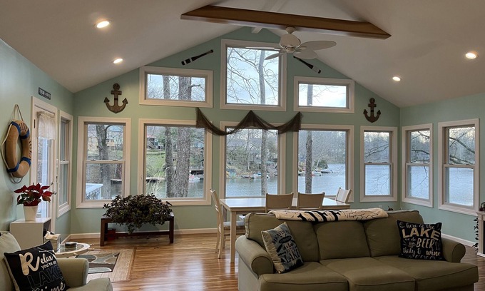 Princes Lakes Cabaña | Wooded Lake Front Cottage On A Quiet Lake