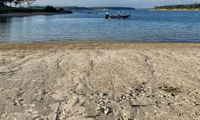 Pottsboro Cabina | Wooded Wonderland on Lake Texoma-Black Cabin