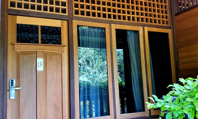 Pemenang Complejo | Wooden Hotel Resort at Senggigi