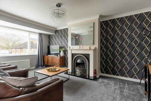 Harrogate Casa | WOODFIELD ROAD - Two bed in Harrogate with cosy living room fire.