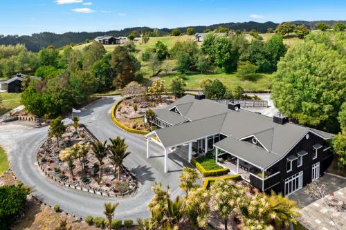 Warkworth Hotel | Woodhouse Mountain Lodge