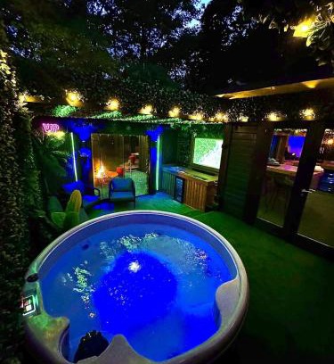 Churchtown Apartamento | Woodland Escapes Glamping - Utopia