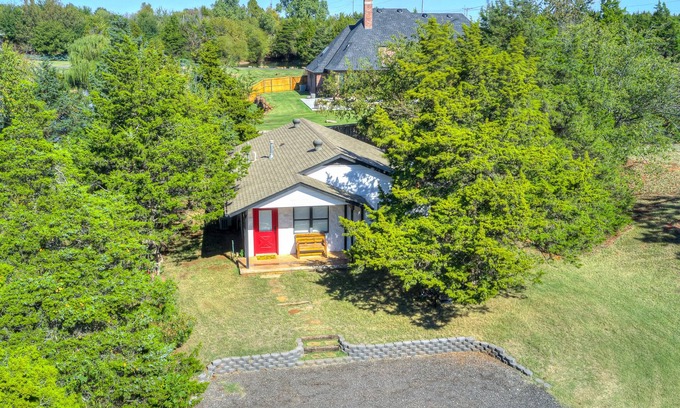 Edmond Casa | Woodland Retreat with Pool & Tennis court access!