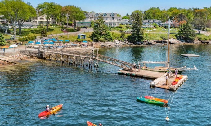 Boothbay Harbor Cabina | WoodlandView Ldg | Porch + Garden | No Hidden Fees