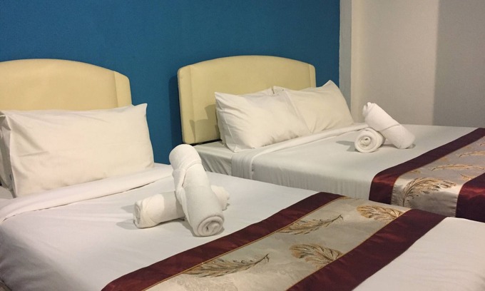 Kampung Surabaya Hotel | Woodpecker Lodge Kuching