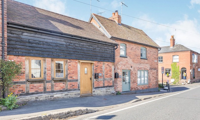 Pembridge Cabaña | WOODSMITH BARN, romantic, character holiday cottage in Eardisland