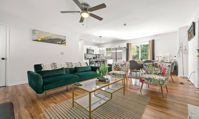 Austell Casa | '72 Atlanta Vintage Charm, Work/Play Ready for 10