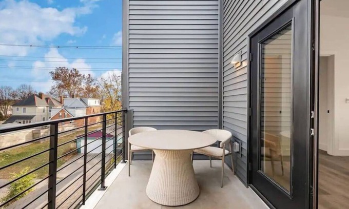 Downtown Columbus Apartamento | Work Of Art -3 Bedroom Elegant Townhome-columbus