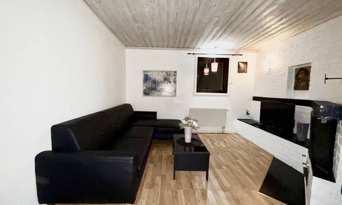 Partille Apartamento | Workers - 18 Beds - 9BR -3 Bath - Garage - All-inclusive