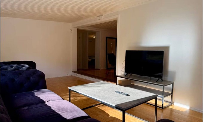 Torslanda Apartamento | Workers 5BR - 2 Bath - Volvo - Parking lot - All-inclusive