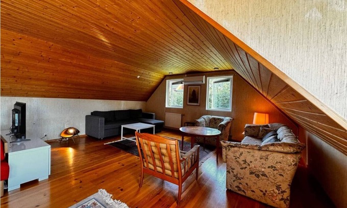 Torslanda Apartamento | Workers home - 1 Bath - Volvo - 5 Beds - All-inclusive