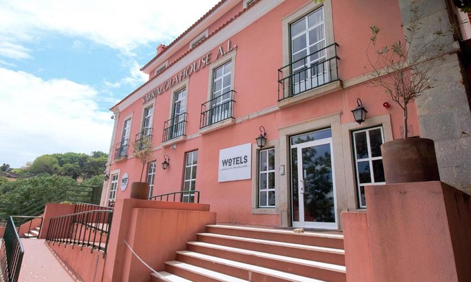 Almocageme Hotel | WOT Sarrazola Soul
