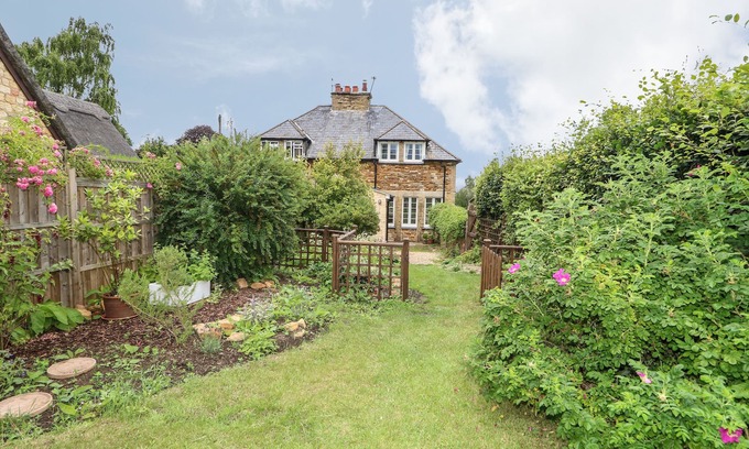 Longdon Casa | Wren Cottage