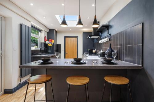 Liverpool Casa | Wrights Terrace - Air Host and Stay - 4 Bedroom