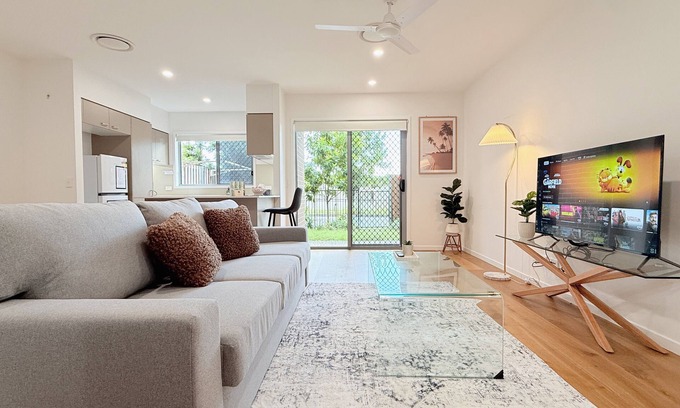 Wynnum West Casa | Wynnum West Oasis Retreat 5 Beds villa