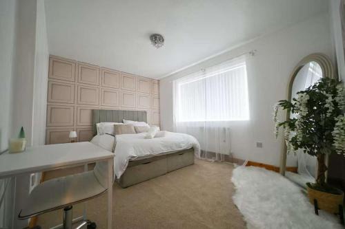 Broadheath Casa | Wythenshawe Greenbrow Retreat