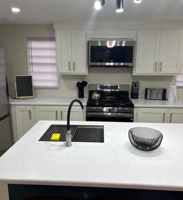Dickenson Bay Apartamento | Xoop Homes - Ixora #1