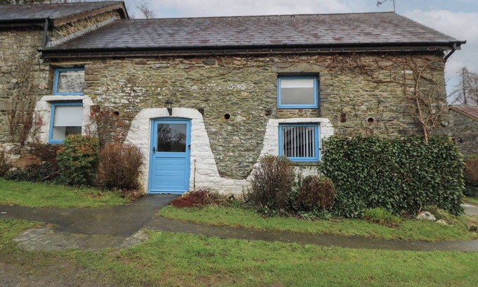 Llanybydder Cabaña | Y BEUDY, pet friendly, character holiday cottage in Llanybydder