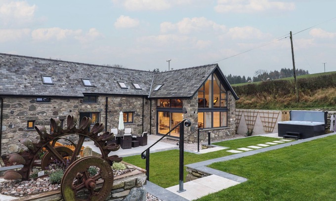 Cwmtirmynach Cabaña | Y Côr