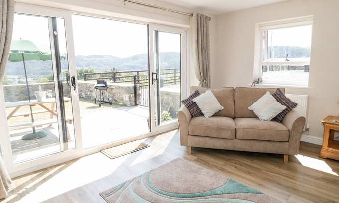 Llanrwst Cabaña | Y Stabl