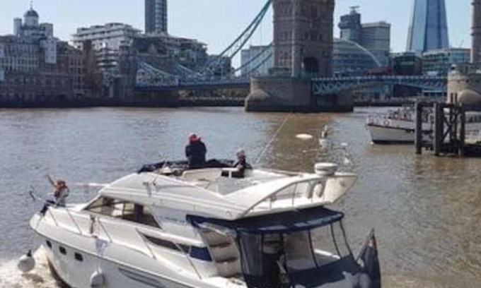 Tower Hill Alquiler De Eote | Yacht -Central London St Kats Dock Tower Bridge