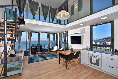 Tiberias Old City Apartamento | YalaRent La Mera- Suits Hotel with Sea of Galilee views
