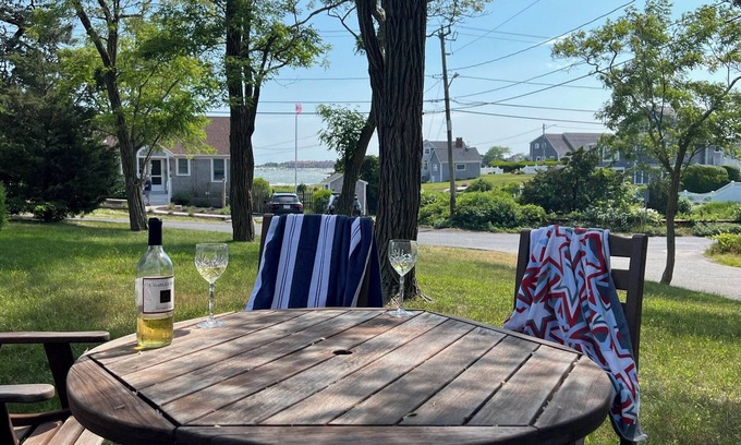 West Yarmouth Casa | Yarmouth Cottage by the Bay
