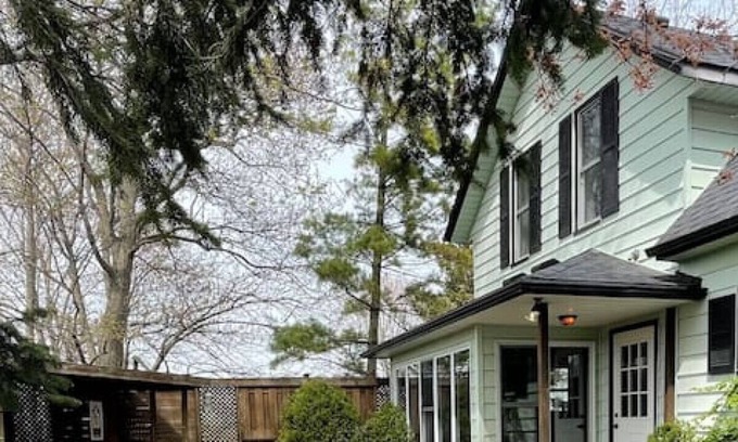 Leamington Casa | Ye Olde Farmhouse - Nature's True Beauty!