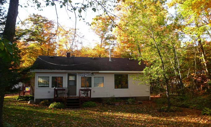 Ladysmith Cabina | AÑO cabina de alquiler $ 109. 00 para 2 / Capacidad 6 / $ 20. persona extra por estancia