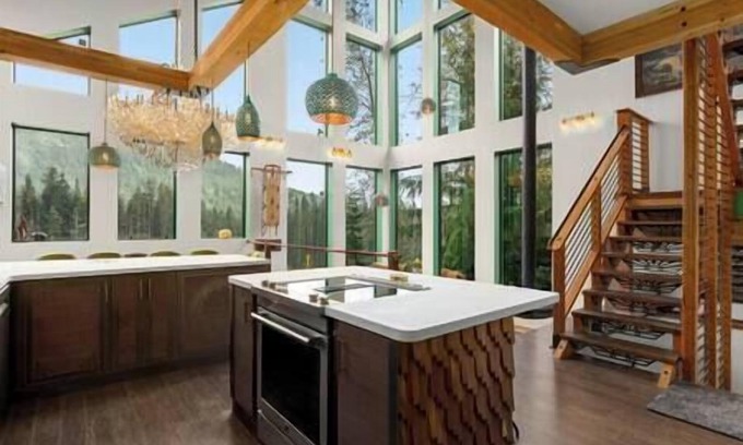 Snoqualmie Pass Casa | YETI Chalet - BRAND NEW Ski Mountain Vacation Rental Home