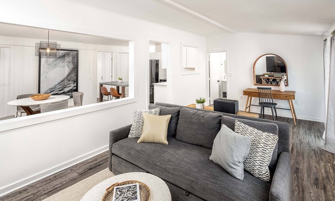 York Beach Hotel | York Beach Surf Club