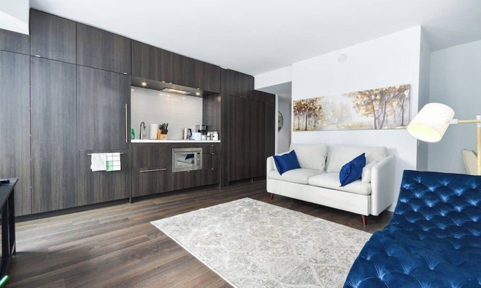 Bloor-Yorkville Hotel | yorkville downtown toronto condo