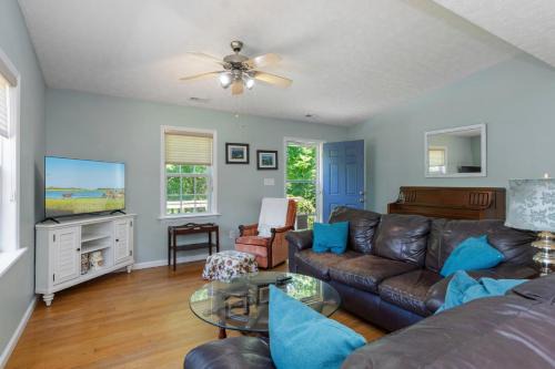 Emerald Isle Casa | You, Me and The Sea