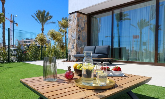 Torre-Pacheco Villa | SUS VACACIONES ESPAÑA VILLA DE 3 DORMITORIOS SANTA ROSALIA LAGO Y VIDA RESORT