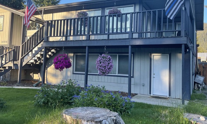 Mendenhall Valley Apartamento | Your Home Base! Located w/in minutes of Glacier, Walking Paths & Hiking Trails!!