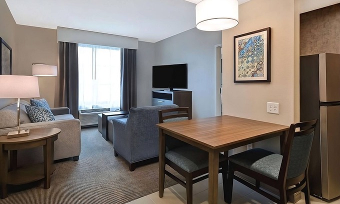 Florida Central Atlantic Coast Hotel | Your Home of Comfort and Joy! 2 Relaxing Units, Kitchen, Free Breakfast, Pool!