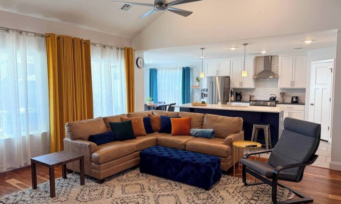 Owasso Casa | Your Perfect Home Away From Home · Owasso, OK