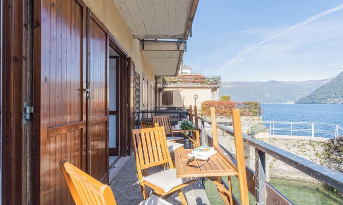 Carate Urio Apartamento | Your Private Harbour Nearby George Clooney