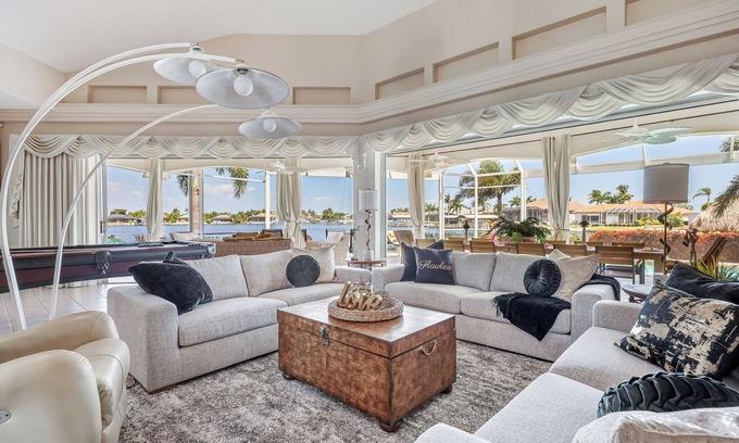 Eight Lakes Villa | Your Private Paradise Awaits – Experience Luxury at villa paradise