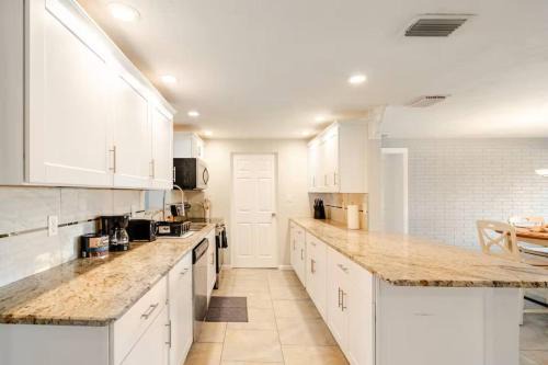 Sarasota Springs Casa | Your Sunny Sarasota Retreat 2