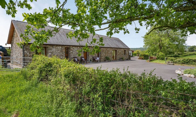 Llanedy Cabaña | Ysgubor Hir, PONTARDDULAIS
