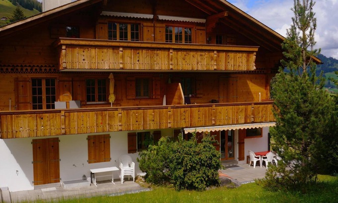 Saanenmoeser Apartamento | Zapfe (Küenzi) by Interhome