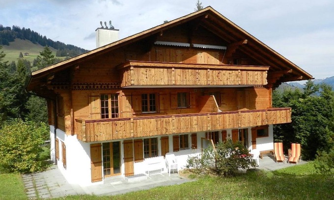 Saanenmoeser Apartamento | Zapfe (Moore) by Interhome