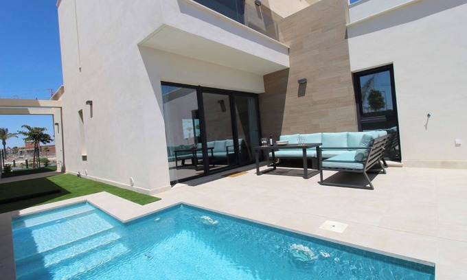 Torre-Pacheco Chalet De Esquí | VILLA ZEN CON PISCINA CLIMATIZADA by PREMIUM SPAIN PROPERTIES