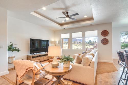 Kanab Casa | Zion Area Home with Scenic Views and Private Hot Tub!