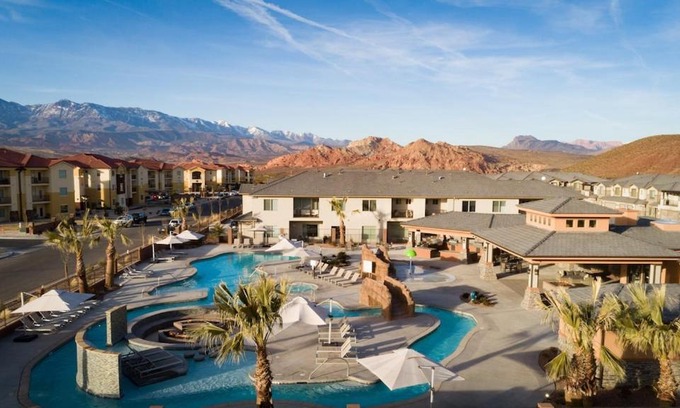 Hurricane Casa | Zion Village 339 3 Bed, 2 and a half Bath, Game Systems, Mister System, and Community Pool